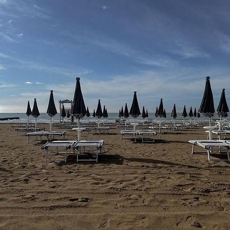 Apartment Luma With Pool Lido di Jesolo Kültér fotó