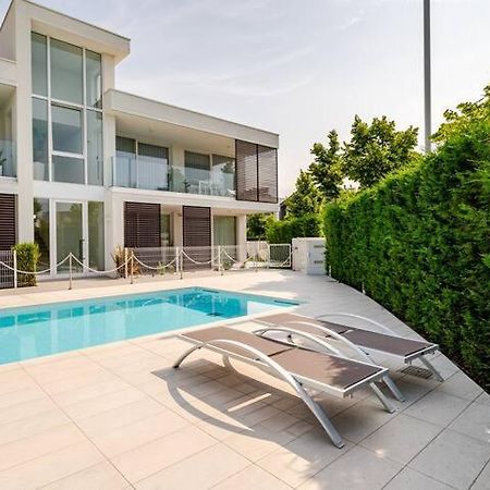 Apartment Luma With Pool Lido di Jesolo Kültér fotó
