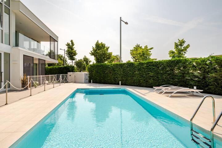 Apartment Luma With Pool Lido di Jesolo Kültér fotó
